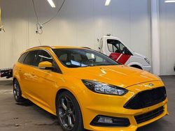 Gelb Gebraucht 2012 Ford Focus ST Kombi | 13.999 €