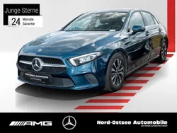 Blau Gebraucht 2020 Mercedes A180 Style Limousine | 22.290 € (Fairer Preis)