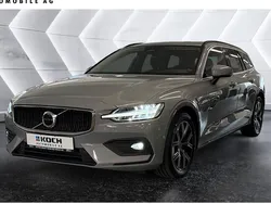 Grau Gebraucht 2024 Volvo V60 Core Kombi | 38.990 € (Fairer Preis)