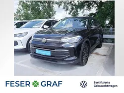 Deep black perleffekt Gebraucht 2024 VW Tiguan Life SUV | 35.880 € (Fairer Preis)