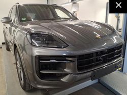 Quarzitgrau Gebraucht 2024 Porsche Cayenne Sport SUV | 82.880 €