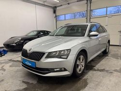 Brilliantsilber metallic Gebraucht 2015 Skoda Superb Ambition Kombi | 8.999 € (Fairer Preis)