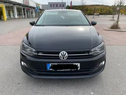 Schwarz Gebraucht 2018 VW Polo Highline Kleinwagen | 9.490 €
