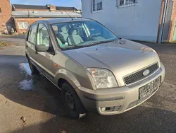 Grau Gebraucht 2004 Ford Fusion Limousine | 650 € (Superpreis)