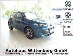 Blau Gebraucht 2024 VW Tiguan Life SUV | 34.949 € (Etwas zu teuer)