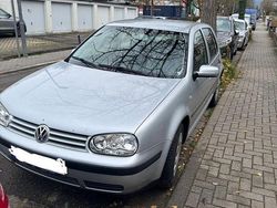 Silber Gebraucht 2001 VW Golf IV Kleinwagen | 1.600 € (Fairer Preis)