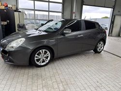 Grau Gebraucht 2010 Alfa Romeo Giulietta Limousine | 3.250 € (Guter Preis)