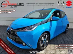 Blau Gebraucht 2017 Toyota Aygo X-wave Kleinwagen | 8.790 € (Fairer Preis)