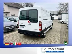 Nissan NV400