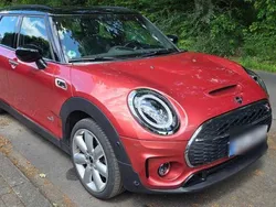 Rot Gebraucht 2022 Mini Cooper Clubman Kombi | 34.990 € (Etwas zu teuer)