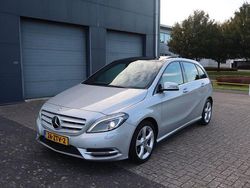Grau Gebraucht 2013 Mercedes B180 Ambition Van / Kleinbus | 8.367 € (Etwas zu teuer)