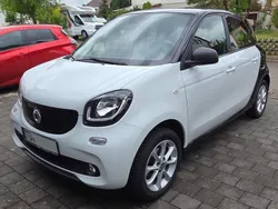 Weiß Gebraucht 2018 Smart ForFour Kleinwagen | 7.900 € (Guter Preis)