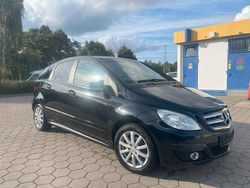 Schwarz Gebraucht 2010 Mercedes B180 Van / Kleinbus | 5.600 € (Fairer Preis)