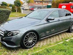 Grau Gebraucht 2018 Mercedes E220 Avantgarde Limousine | 23.000 € (Fairer Preis)