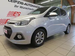 Silber Gebraucht 2016 Hyundai i10 Trend Kleinwagen | 8.174 € (Etwas zu teuer)