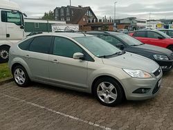Silber Gebraucht 2011 Ford Focus Style Limousine | 5.890 € (Fairer Preis)