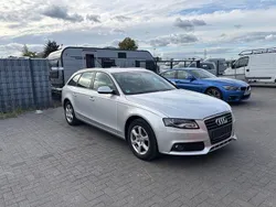 Silber Gebraucht 2011 Audi A4 Attraction Kombi | 5.999 € (Guter Preis)