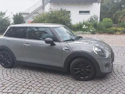 Grau Gebraucht 2018 Mini ONE Kleinwagen | 12.500 € (Fairer Preis)