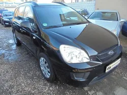 Schwarz Gebraucht 2009 Kia Carens LX Van / Kleinbus | 1.699 € (Fairer Preis)