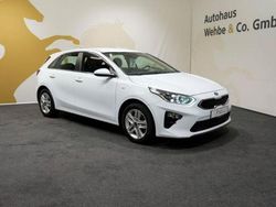 Weiß Gebraucht 2020 Kia Ceed Vision Kleinwagen | 18.400 € (Etwas zu teuer)