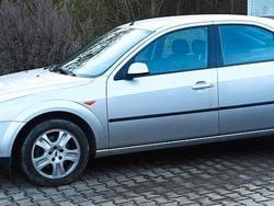 Silber Gebraucht 2002 Ford Mondeo Ghia Kombi | 2.499 € (Fairer Preis)