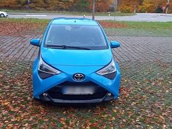 Blau Gebraucht 2020 Toyota Aygo Team Kleinwagen | 8.200 € (Fairer Preis)