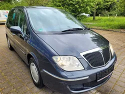 Grau Gebraucht 2002 Lancia Phedra Van / Kleinbus | 1.599 €