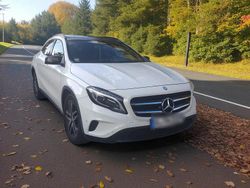Weiß Gebraucht 2014 Mercedes GLA200 SUV | 14.200 € (Etwas zu teuer)
