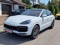 Weiß Gebraucht 2020 Porsche Cayenne Turbo SUV | 92.900 € (Teuer)