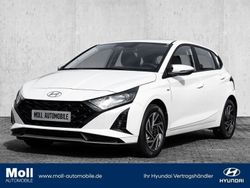 Atlas white / sol Gebraucht 2024 Hyundai i20 Comfort Limousine | 18.975 € (Fairer Preis)