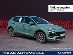 Mangrove green / mic Gebraucht 2024 Hyundai Bayon Trend SUV | 21.995 € (Fairer Preis)