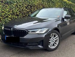 Grau Gebraucht 2021 BMW 520 Shadowline Kombi | 24.900 € (Superpreis)