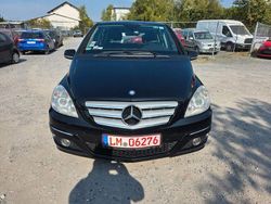 Schwarz Gebraucht 2011 Mercedes B200 Van / Kleinbus | 2.600 € (Superpreis)