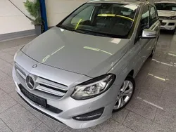 Silber Gebraucht 2014 Mercedes B200 Urban Van / Kleinbus | 13.990 € (Fairer Preis)