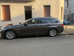 Grau Gebraucht 2012 BMW 525 Kombi | 17.500 €