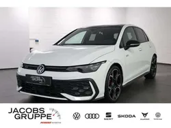 Weiß Gebraucht 2024 VW Golf VIII Style Limousine | 39.960 € (Guter Preis)
