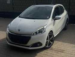 Weiß Gebraucht 2015 Peugeot 208 Kleinwagen | 7.990 € (Fairer Preis)