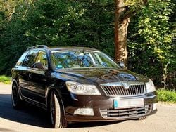 Schwarz Gebraucht 2013 Skoda Octavia Ambiente Kombi | 5.999 € (Superpreis)