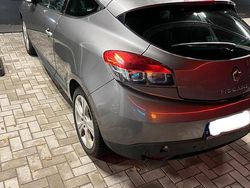 Grau Gebraucht 2009 Renault Mégane Coupé Coupé | 2.259 € (Fairer Preis)