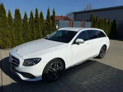 Weiß Gebraucht 2019 Mercedes E300 Avantgarde Kombi | 16.900 €