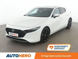Weiß Gebraucht 2020 Mazda 3 Selection Limousine | 20.830 € (Fairer Preis)