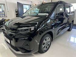 Schwarz Gebraucht 2024 Opel Combo Life Van / Kleinbus | 30.670 € (Teuer)
