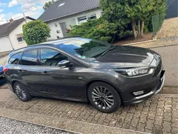 Grau Gebraucht 2018 Ford Focus ST-Line Kombi | 11.000 € (Superpreis)