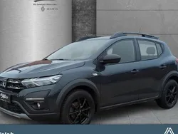 Grau Gebraucht 2022 Dacia Sandero Essentiel Kleinwagen | 12.490 € (Etwas zu teuer)