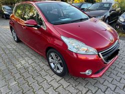 Rot Gebraucht 2014 Peugeot 208 Allure Kleinwagen | 5.000 € (Fairer Preis)
