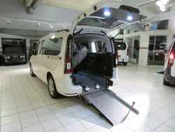 Candyweiß Gebraucht 2021 VW Caddy Maxi Life Van / Kleinbus | 37.900 €