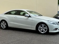 Weiß Gebraucht 2010 Mercedes E200 AMG line Coupé | 16.990 € (Teuer)