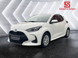Weiß Gebraucht 2023 Toyota Yaris Hybrid Comfort Limousine | 18.950 € (Guter Preis)