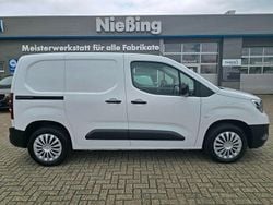 Weiß Gebraucht 2024 Opel Combo Van / Kleinbus | 17.980 € (Guter Preis)