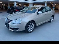 Beige Gebraucht 2006 VW Jetta Limousine | 1.999 €